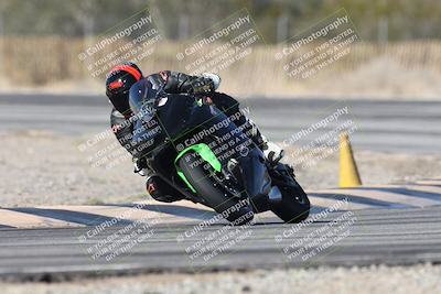 media/Dec-01-2025-Moto Forza (Mon) [[2daa91e15f]]/1-Advanced Group/Session 3 (Turn 3)/